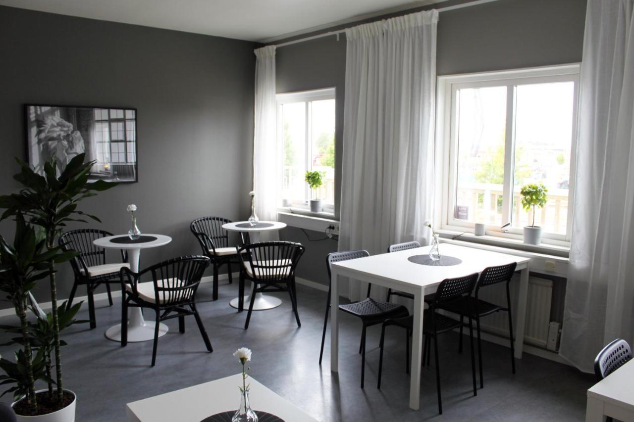 De La Gardie Park Vandrarhem Hostel Lidköping Dış mekan fotoğraf
